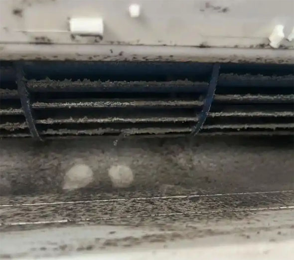 博尔塔拉空调吹的风有股烧焦味是怎么回事